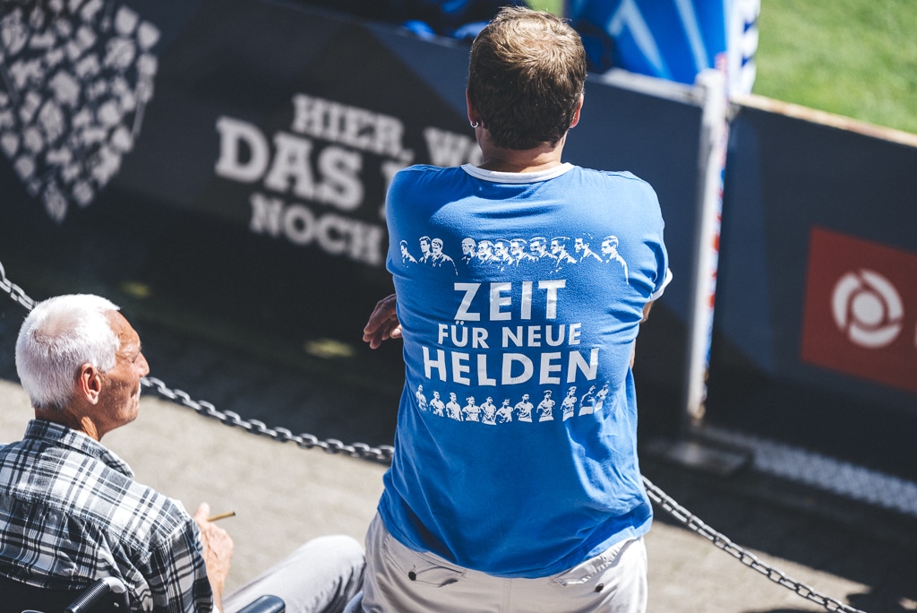 T-Shirt Zeit für neue Helden